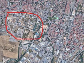 Terrain résidentiel à Carrer d'enric marquès i ribalta 3. 2 solares en venta zona mas masó girona