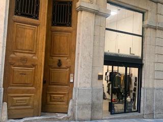 Lloguer Local Comercial a Carre la força  4. Local comercial barri vell