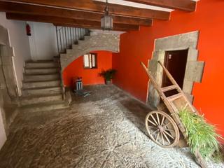 Piso en Carrer del comte 4. "vivienda histórica con encanto único y comodidades en el centro