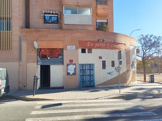 Local commercial à Radiofonista raúl álvarez antón 2. Local 165 m2 a pie de calle