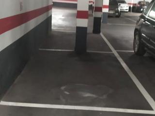 Aparcament cotxe a Rambla president lluis companys  14. Parking céntrico