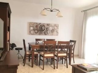 Casa en Nuestra señora del carmen 19. Casa para entrar a vivir en centro dos hermanas