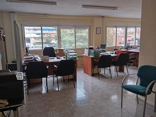 Lloguer Local Comercial a Princesa doña sofia 5. Se busca profesional para compartir despacho