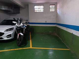 Lloguer Aparcament cotxe a Passeig universal 13. Plaza aparcamiento para coche pequeño-mediano