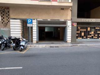 Aparcament cotxe a Calle plaza de toros vieja 4. Amplia plaza de garaje individual junto centro málaga