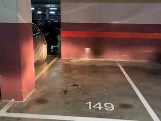 Aparcament cotxe a Plaça balmes 1. Parking en centro de gavà.