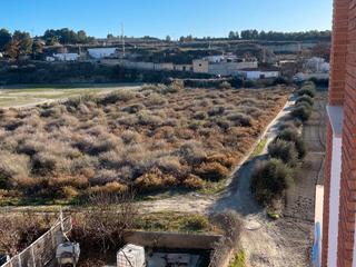 Pis a Calle calderón de la barca 52. Muy buena ubicación soleado de obra nueva para entrar a vivir, z