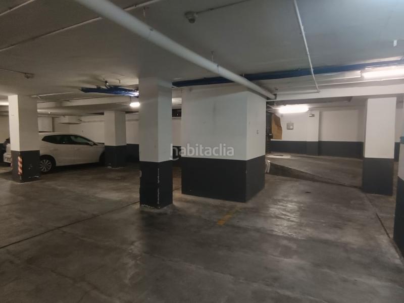 Foto d349f0d3-6dd0-4ca1-8178-9bb73a158c60. Alquiler parking coche en latrilla 2 plaza aparcamiento en Badalona