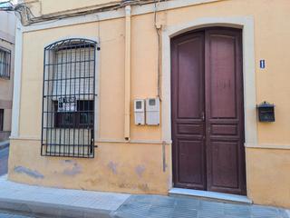 Maison jumelée à Juan barrau  1. Casa en el centro del pueblo