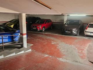 Autoparkplatz in Arbós 26. Plaza de parking para coche mediano-grande (cabe un seat ateca)