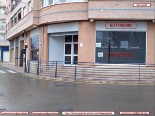 Miete Geschäftsraum in Calle san rafael 14 bajo. Particular alquila local comercial esquinero situado en la plant