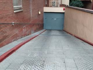 Rent Car parking in Vía augusta 232. Parking para coche y moto