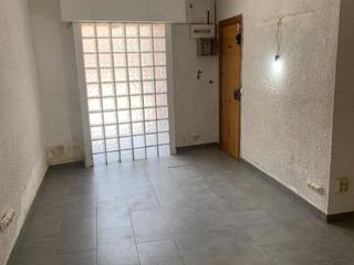 Lloguer Local Comercial a Carrer de la farigola 55. Local 38 m2 distribuido en 2 plantas, ideal despacho, consulta o