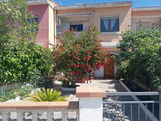 Casa adossada a Avinguda mossen pere ribot 0. Para entrar a vivir, mucha luz y tranquilidad