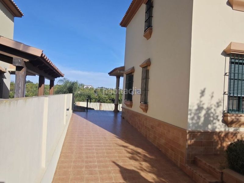 Foto 1d35e39d-0878-4faa-9cf4-47203e1b331f. Casa pareada en urbanización azucena residencial 92 urbanización azucena residencial ¡impresionante casa de 3 plantas ! en Mairena del Alcor