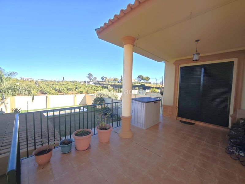 Foto 2a9a19e2-a971-41c0-97e9-0d2ae714ab8d. Casa pareada en urbanización azucena residencial 92 urbanización azucena residencial ¡impresionante casa de 3 plantas ! en Mairena del Alcor
