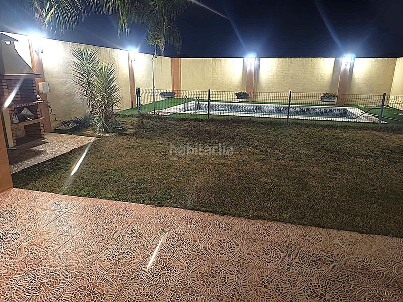 Foto 5d4e50ad-deba-426c-93bb-0547d7a6b847. Casa pareada en urbanización azucena residencial 92 urbanización azucena residencial ¡impresionante casa de 3 plantas ! en Mairena del Alcor