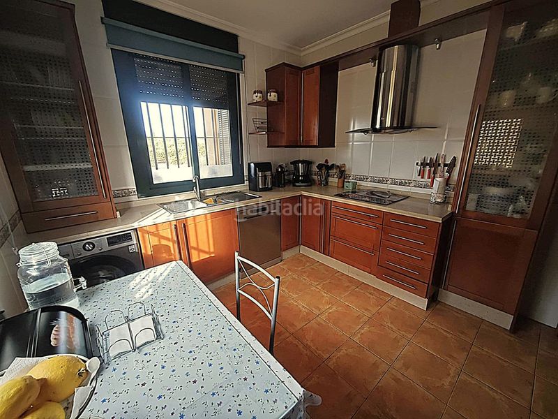 Foto b157f43c-f88d-4531-be7d-a4f4ff6fdd48. Casa pareada en urbanización azucena residencial 92 urbanización azucena residencial ¡impresionante casa de 3 plantas ! en Mairena del Alcor