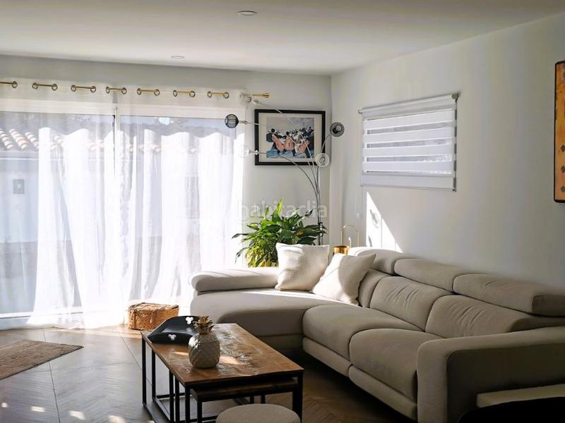 Foto 597aa9ba-80c2-45ba-8ad7-3006e60f88fb. Casa en carrer montseny 50 particular vende villa reformada – barrio montseny en Empuriabrava