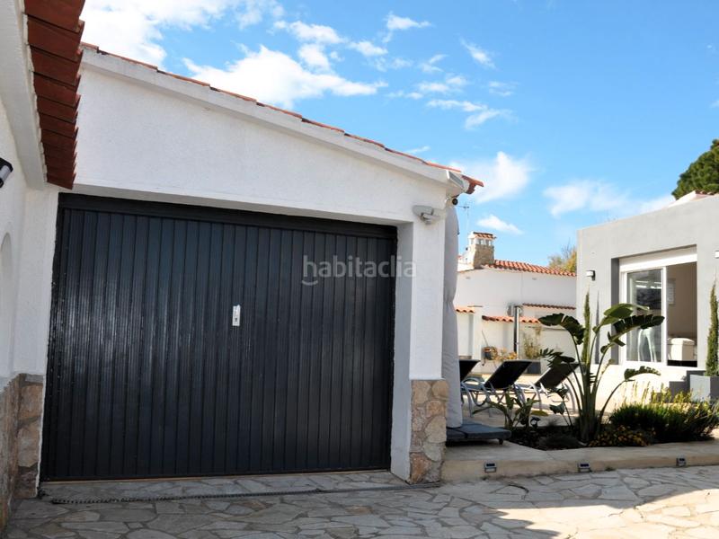 Foto ccadadbc-b051-4cac-8d6a-fa929fc2cea5. Casa en carrer montseny 50 particular vende villa reformada – barrio montseny en Empuriabrava