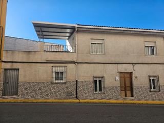 Casa adossada a Calle veracruz 40. Se vende casa en inmejorable ubicación