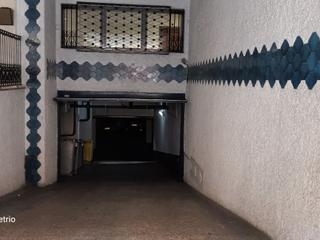 Miete Motorradparkplatz in Embajadores 196. Plaza de garaje para motocicleta en edificio residencial