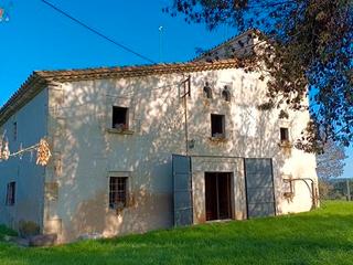 Masia a Cami antic de girona  11. Magnifica finca con masia