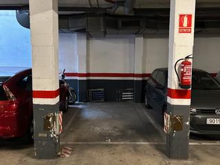 Miete Motorradparkplatz in Passatge vilaret  19. Plaza parquin para moto