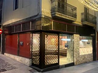 Rent Business premise in Carrer major 21. Local comercial esquinero muy bonito y en la calle major num.21
