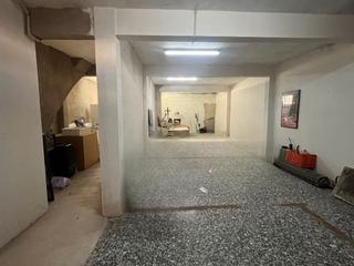 Local Comercial a Carrer de valència 8. ¿quieres un espacio polivalente para adaptar a tu gusto?