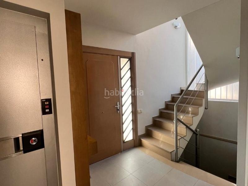 Foto eaca4c59-91a2-4a82-8f1d-ce3b6b2effc6. Alquiler casa en carrer d'august font 32 casa única en Barcelona