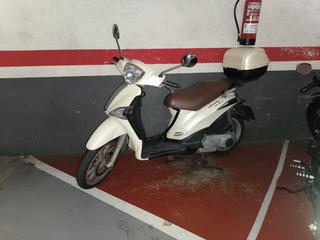 Location Parking moto à Argensola 9. Parquing moto en alquiler