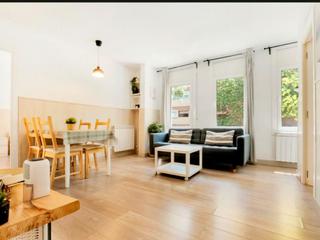 Location Appartement à Carrer puig i cadafalch 7. Piso nuevo amueblado en vall d'hebron