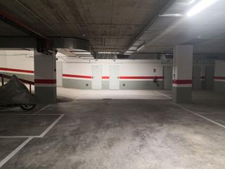 Miete Autoparkplatz in Carrer de ponent 85. Parking en dias laborables