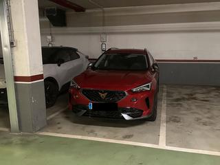 Miete Autoparkplatz in Gasometre 7. Plaza de parking grande para coche y moto