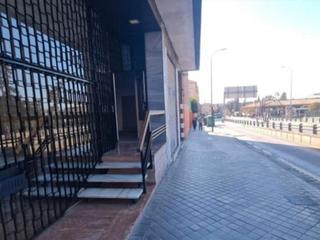 Local commercial à Calle dr. severo ochoa, 5 5. Local de 212 m² en zona estratégica y muy transitada de granada.