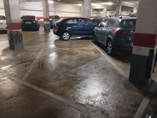 Parking voiture à Churruca 23. Plaza para coche grande.