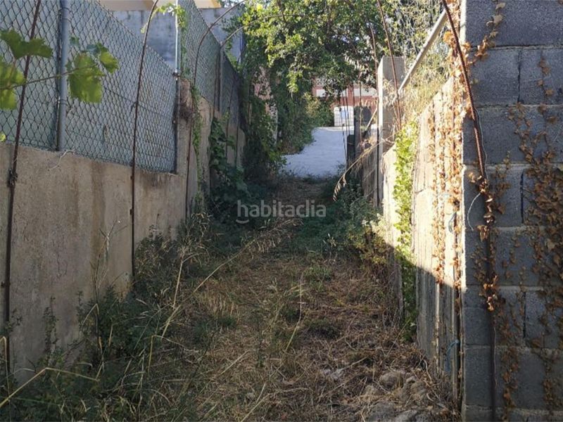 Foto 7625ae34-b14e-4593-b252-29cbca39b134. Terreny residencial a carrer remeis 2 a Piera