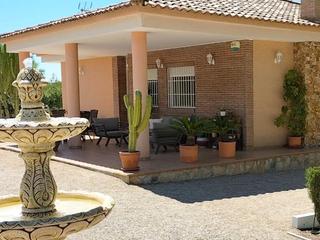 Chalet à Diseminado bo san jose 22. Chalet independiente con 5.800 m2 de parcela en los valientes