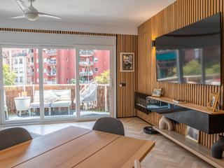 Piso en Córcega  551. Exclusiva vivienda de 125m2 con gran terraza, sagrada familia