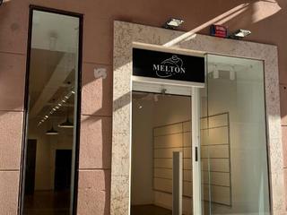 Miete Geschäftsraum in Caputxins 19. Local en alquiler en pleno centro comercial de vilanova