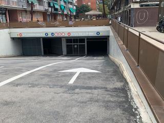 Parking coche en Avinguda del doctor bassols 18. Parking en venta en badalona-la salud