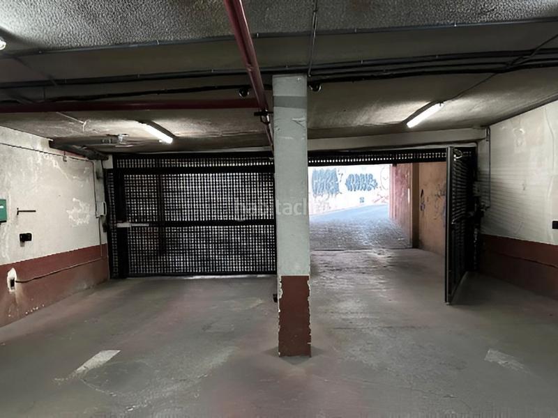 Foto c1999fd0-66ba-42e3-b10d-22784f0823e8. Parking coche en calle alta 41 oportunidad en El Carme Valencia