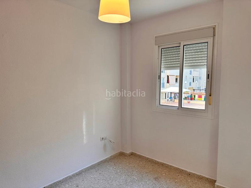 Foto 049befd8-9055-4d52-89bd-9541c0fd48f3. Piso en avenida america 12 piso en San Bernabé en Algeciras