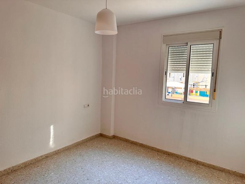 Foto 649d5338-b206-484e-abde-9f3887096d6b. Piso en avenida america 12 piso en San Bernabé en Algeciras