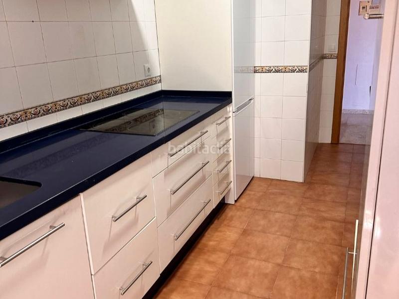 Foto 6ff02e92-f4c4-4471-b0fa-5b9b9c29f439. Piso en avenida america 12 piso en San Bernabé en Algeciras