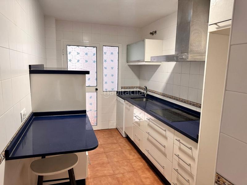 Foto a4d3ac9c-07cf-4f74-aedb-13d7c967abd7. Piso en avenida america 12 piso en San Bernabé en Algeciras