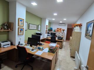 Lloguer Local Comercial a Carrer del rosselló 30. Se alquila local comercial