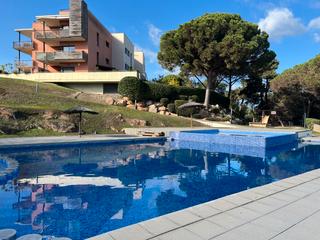 Apartament a Avenida sa boadella 10. Magnifico piso con licencia turistica a 100 m de la playa cala d
