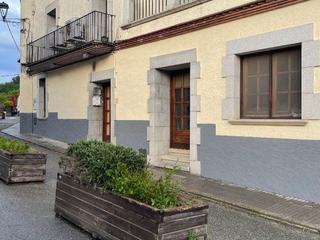 Lloguer Local Comercial a Avinguda josep crous 3. Local comercial de 142m2 en el centro de canoves
